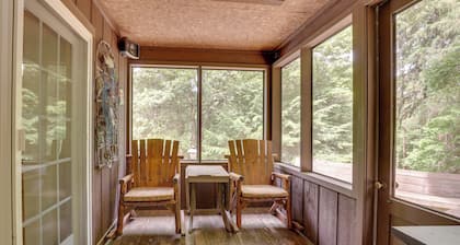 Peaceful Carrollton Retreat w/ Deck & Fire Pit!