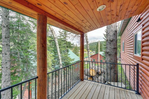 Hike, Unwind & Bring Your Pet: Deadwood Cabin!