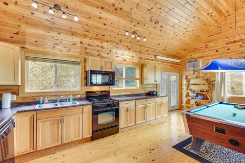 Wraparound Deck + Bbq: Pet-friendly Deadwood Cabin