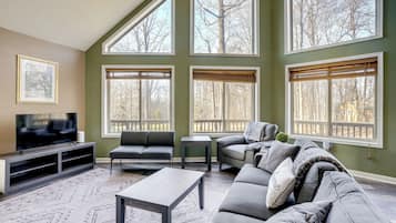 House (3 Bedrooms) | Front of property