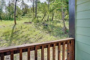 House (1 Bedroom) | Interior - Hiking Trail On-site: Mtn-view Eagle Point Retreat (Ashland)