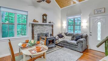 House (1 Bedroom) | Interior