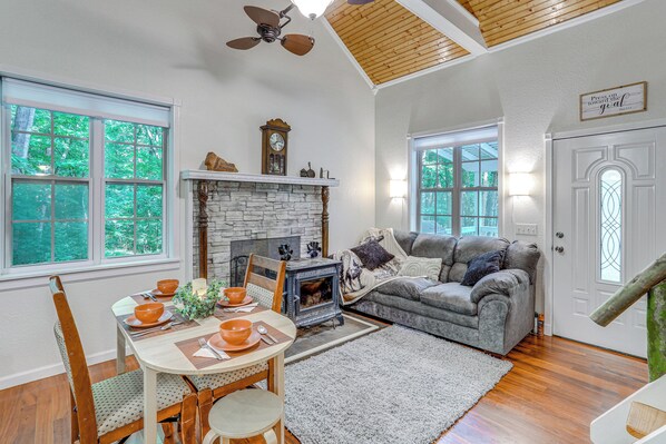 House (1 Bedroom) | Interior - Secluded Vacation Rental Bordering Creek! (Mountain View)