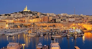 Marina - A DAY AT LA VILLA BOMPARD: RELAXATION AND ADVENTURE AWAIT (Marseille)