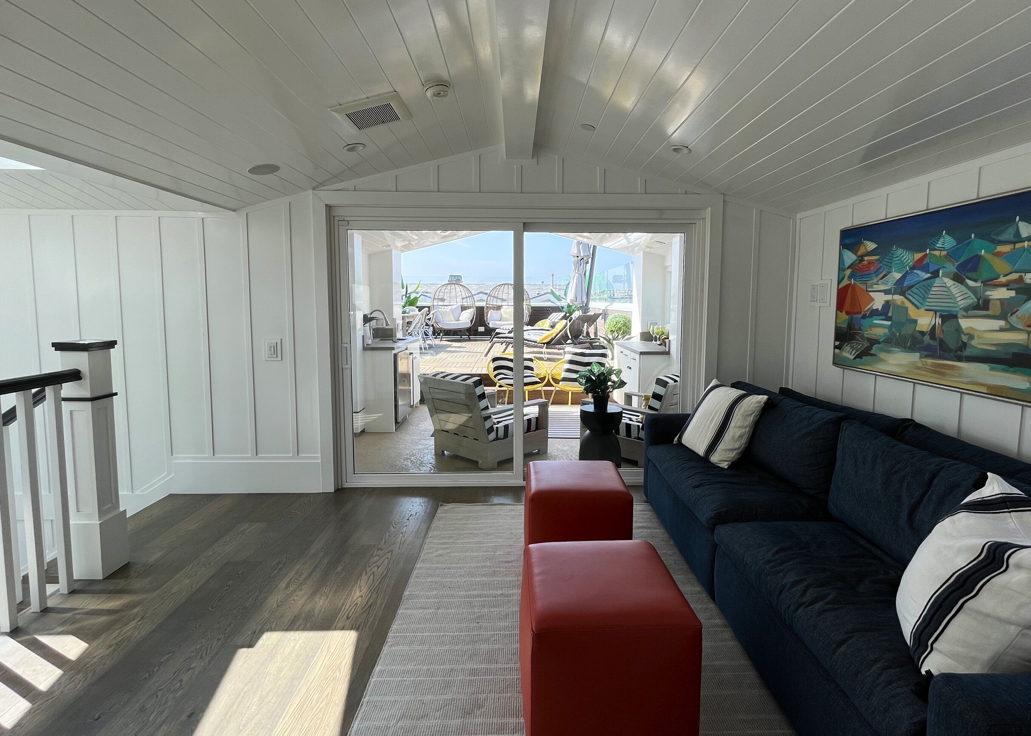 Smart TV, fireplace, stereo