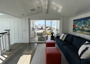 スマートテレビ、暖炉、ステレオ