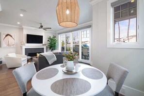 Dining - Coastal Luxury: Remodeled Duplex w/Rooftop Deck (Newport Beach)