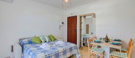 شقة إستديو عادية (Missy Apartment) | واي فاي مجانًا وملاءات أسرّة