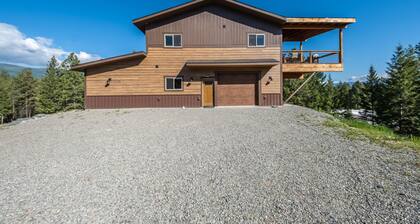 Rock Lot – A 5 Star Vacation! Picturesque 3 BDR Sleeps 9 w/ Amazing Views