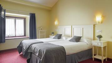 Habitación triple básica | Sistema de insonorización y wifi gratis