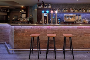 Bar (en la propiedad)