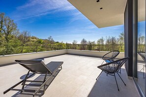 Terrace/patio - Luxury holiday in the heart of Istria with plenty of entertaining activities! (Sterna)