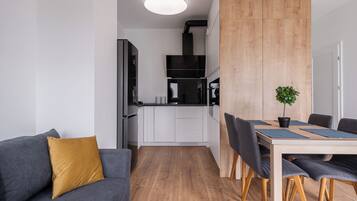 Classic Apartment, City View | Living area