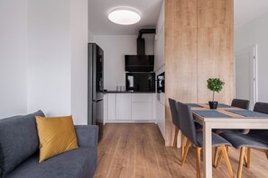 Classic Apartment, City View | Living area - RentPlanet - Apartament Chorwacka (Wroclaw)