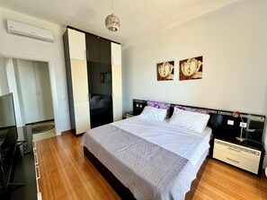 2 chambres, fer et planche à repasser, Wi-Fi, draps fournis