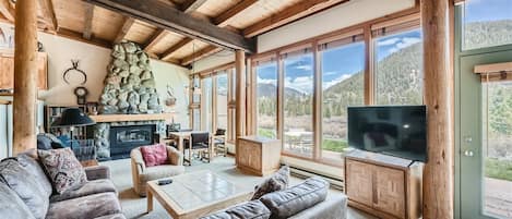 Kondominium, 3 kamar tidur | Area keluarga | Smart TV