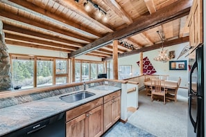 Condo, 3 Bedrooms | Private kitchen