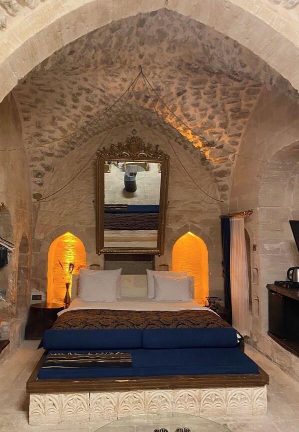 ห้องดีลักซ์สวีท, 1 ห้องนอน, วิวเมือง | เตียง Select Comfort, มินิบาร์ฟรี, ห้องพักตกแต่งอย่างมีเอกลักษณ์