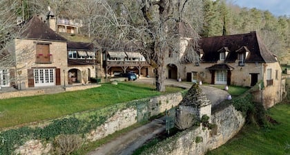 Gites de Charme 18 Personnes Avec Tennis Dans un Parc de 2 ha . Idéal Familles