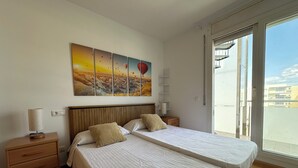 1 bedroom, iron/ironing board - Agi Royal Marine II 426 Apartamento for rent in Roses Girona. (Roses)