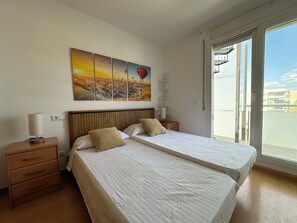 Room - Agi Royal Marine II 426 Apartamento for rent in Roses Girona. (Roses)
