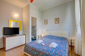Family Apartment, Multiple Bedrooms (Casa Ferrari) | 2 bedrooms, iron/ironing board, free WiFi, bed sheets - Casa Ferrari (Desenzano del Garda)