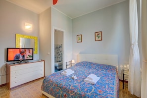 Family Apartment, 2 Bedrooms (Casa Ferrari) | 2 bedrooms, iron/ironing board, free WiFi, bed sheets