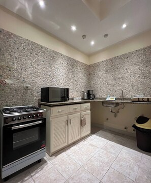 Fridge, microwave, oven