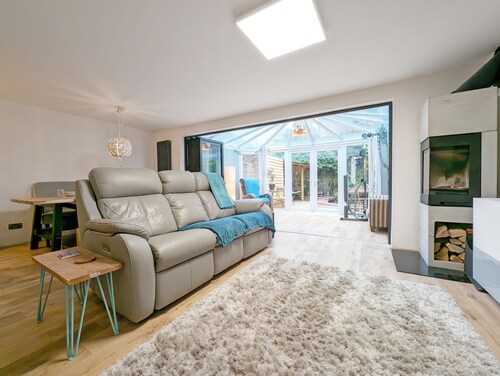 A family house that sleeps 8 guests  in 4 bedrooms