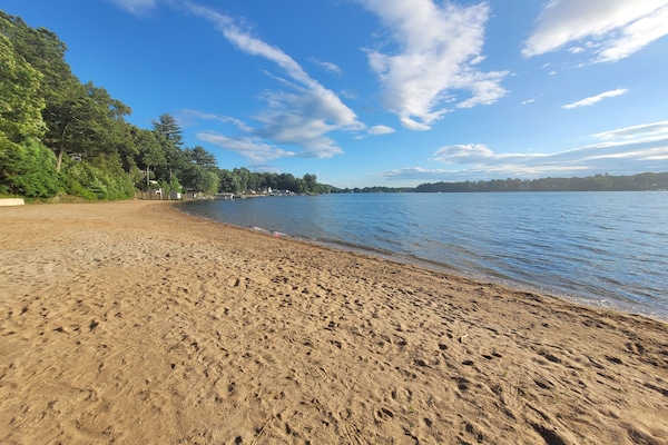 Sun-loungers, beach towels