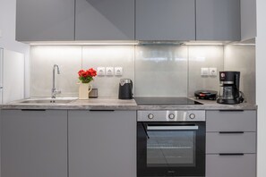 Studio | Eigene Küche | Mini-Kühlschrank, Ofen, Herdplatte, Toaster