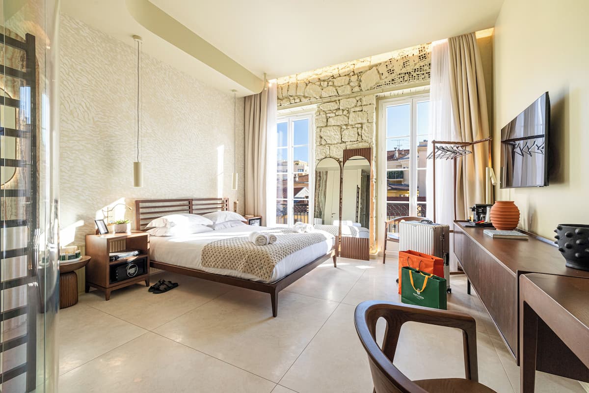 Deluxe Double Room, Balcony | Select Comfort beds, in-room safe, individually furnished