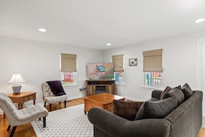 Smart TV, fireplace - Beautifully renovated beach house by Seaside Vacations & Sales (Chincoteague Island)