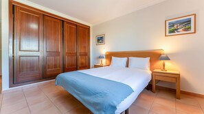 2 soverom, strykejern/-brett, wi-fi (inkludert) og sengetøy