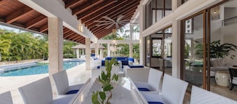Casa De Campo - Stunning Mansion Walking Distance to the Beach