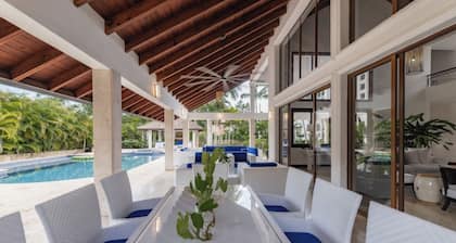 Casa De Campo - Stunning Mansion Walking Distance to the Beach