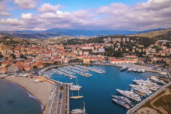 Exterior - Il Bivacco (Imperia)