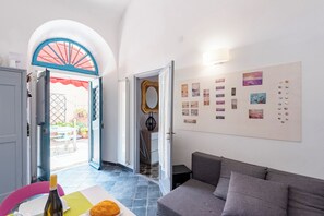 Family Apartment, Multiple Bedrooms (Il Bivacco) | Living area | 21-inch flat-screen TV with cable channels, TV - Il Bivacco (Imperia)