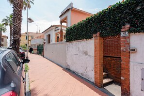 Family Apartment, Multiple Bedrooms (Il Bivacco) | Property grounds - Il Bivacco (Imperia)