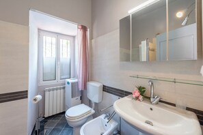 Bathroom - Il Bivacco (Imperia)