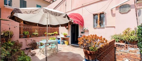 Family Apartment, Multiple Bedrooms (Il Bivacco) | Outdoor dining