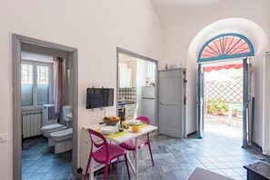 Family Apartment, Multiple Bedrooms (Il Bivacco) | Dining - Il Bivacco (Imperia)