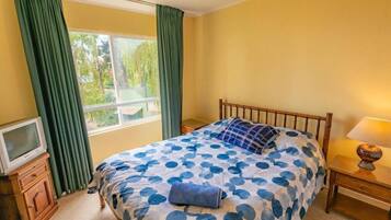 Apartment, 3 Bedrooms, Balcony, Partial Ocean View | 2 bedrooms, free WiFi, bed sheets