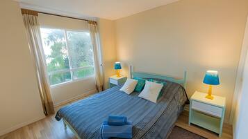 Apartment, 3 Bedrooms | Individually decorated, individually furnished, bed sheets