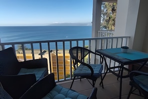 Apartment | Outdoor dining