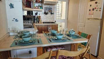 Apartment | Dining