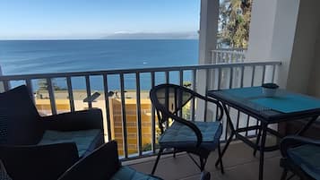 Apartment | Outdoor dining