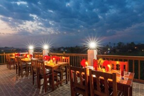 Restaurant - Hotel Earth Light (Ratnanagar)