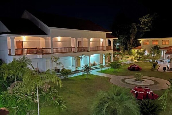Garden - Hotel Earth Light (Ratnanagar)