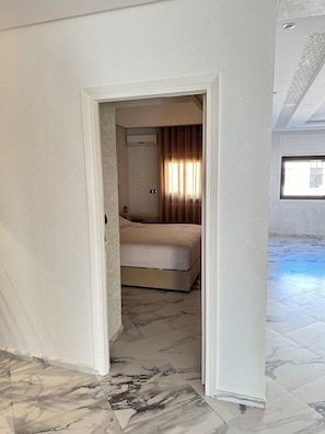 3 chambres, fer et planche Ă repasser, Wi-Fi, draps fournis